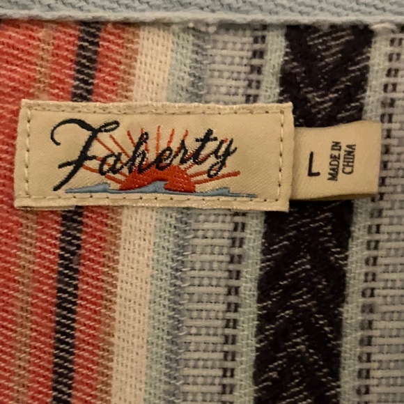 Women’s Faherty pullover - Picture 2 of 16